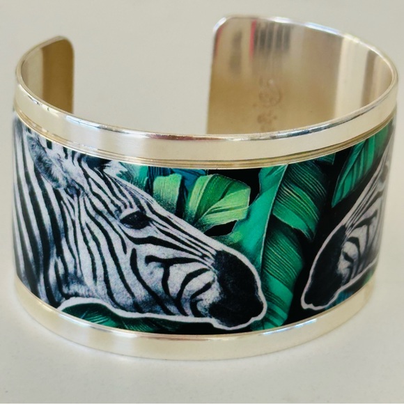 NWT Brighton Pop Appeal Zebra Cuff
Bracelet - Picture 2 of 5